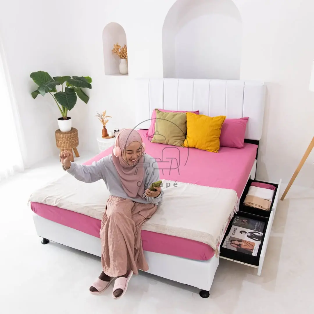 Dipan Canape dengan sandaran dan laci penyimpanan
